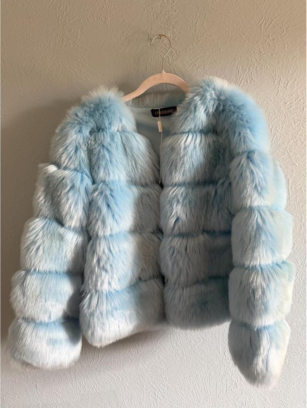 NWOT BLUE faux fur jacket coat #fauxfur #tiedye